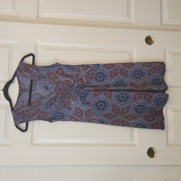 Daisy Fuentes Sleeveless Blue And Red Geometric Print V-Neck Dress Size Petite M - Picture 2 of 10